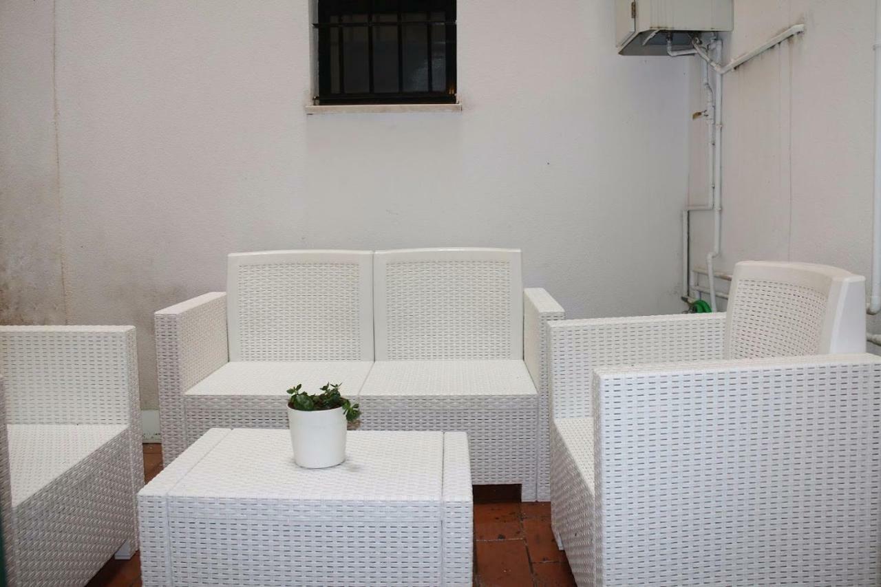 Apartamentos Rg Triana, Calle Castilla Con Patio Seville Ngoại thất bức ảnh