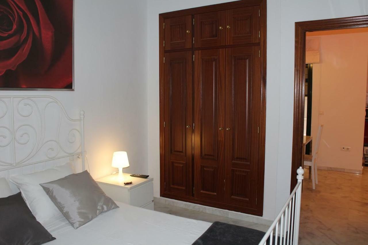 Apartamentos Rg Triana, Calle Castilla Con Patio Seville Ngoại thất bức ảnh