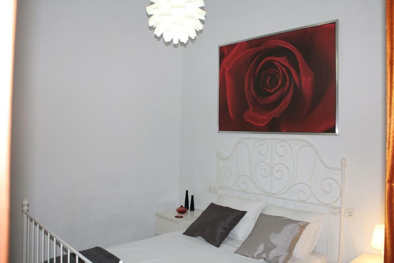 Apartamentos Rg Triana, Calle Castilla Con Patio Seville Ngoại thất bức ảnh